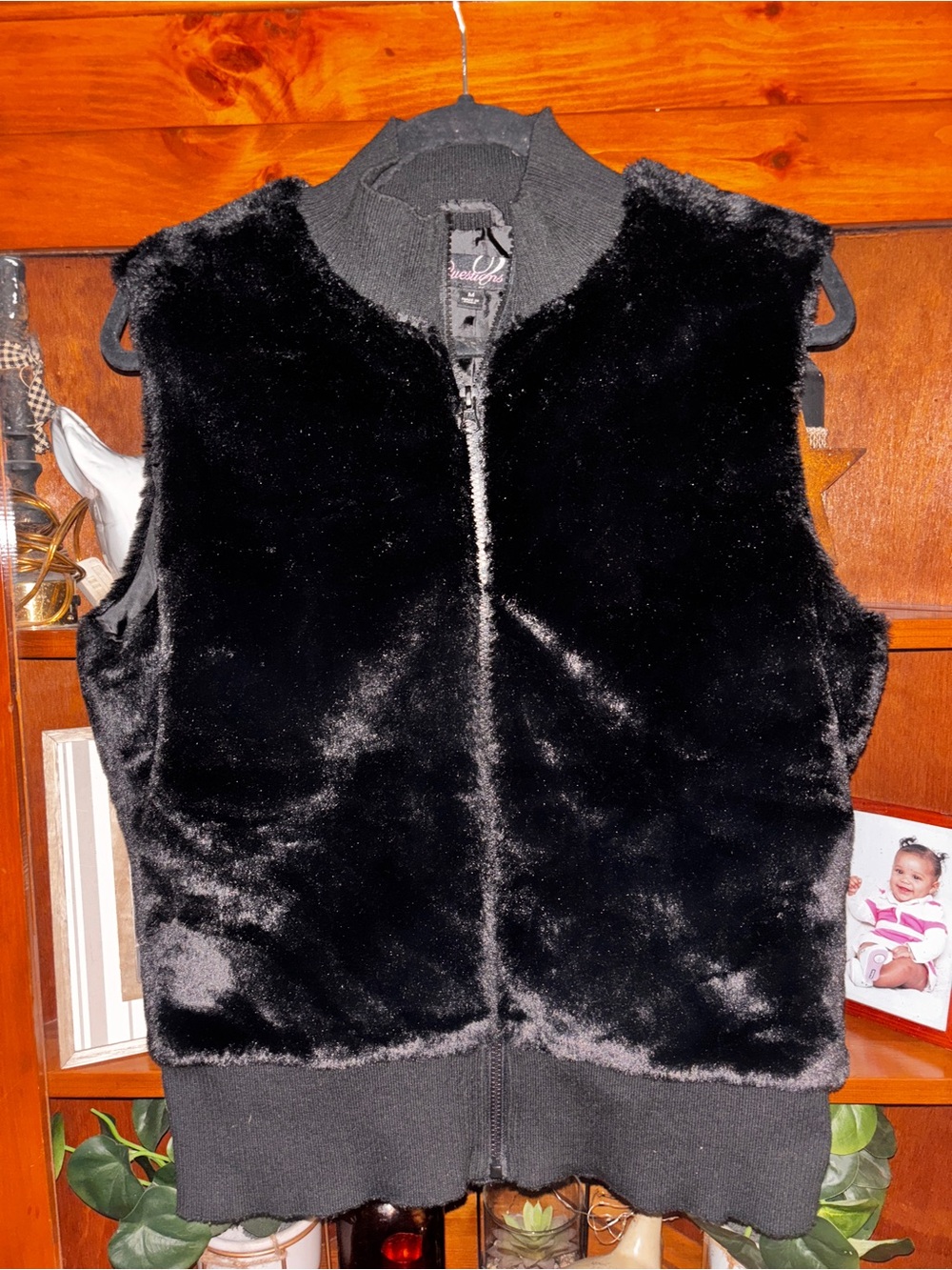 Plush Black Faux Fur Zip Vest by (Brand Unspecified)